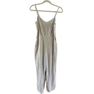 Old navy Women’s lightweight floral Jumpsuit rayon spaghetti strap and wide leg…